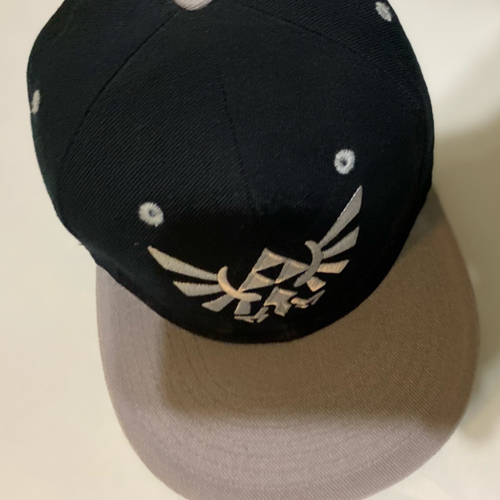 City hunter black and silver adjustable hat